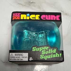 NeeDoh Nice Cube Super Solid Squish. Blue. 🆕